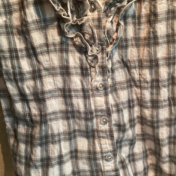 Sweet Papaya blouse size S. This is plaid fabric of blue, green, and grey colors - Picture 4 of 6